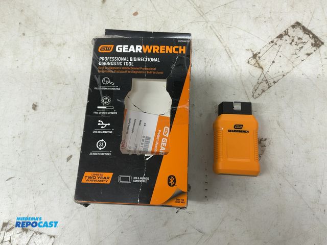 Lot 2-76611 - gear wrench OBD2 scanner tool