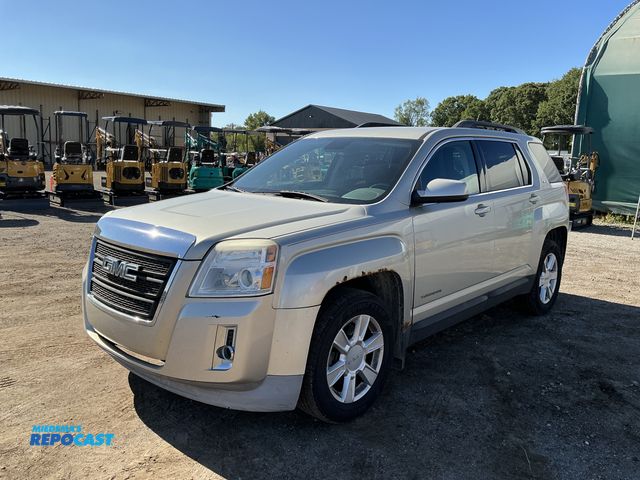 Lot 2-20042 - 2013 GMC Terrain SLE2 FWD SUV FWD