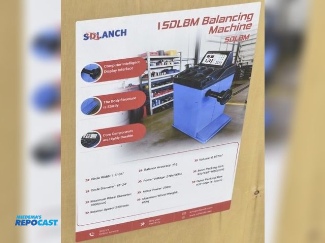 Lot 2-50495 - SDLANCH SDLBM Tire Balancer, 10-24" Max Wheel Diameter, 75 kg max wheel weight, 110 volt, comes in w...
