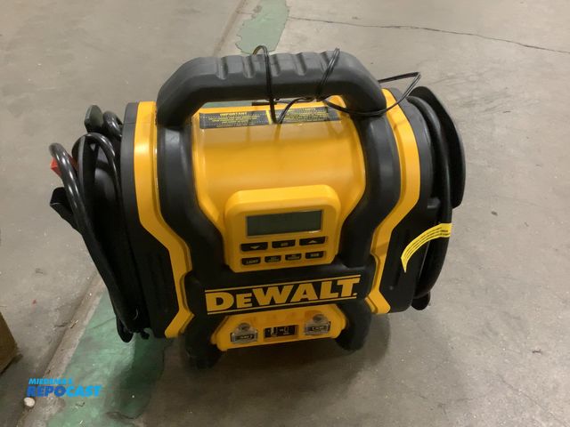 Lot 2-76781 - Dewalt Portable Power 2000 Peak amp jump starter with Digital Compressor