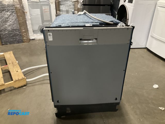 Lot 2-55212 - Scratch & Dent Bosch SHV9PCM3N/26 Dishwasher