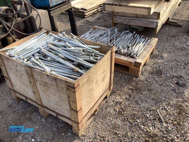 Lot 2-67478 - 20" x 3/4" galvanized anchors