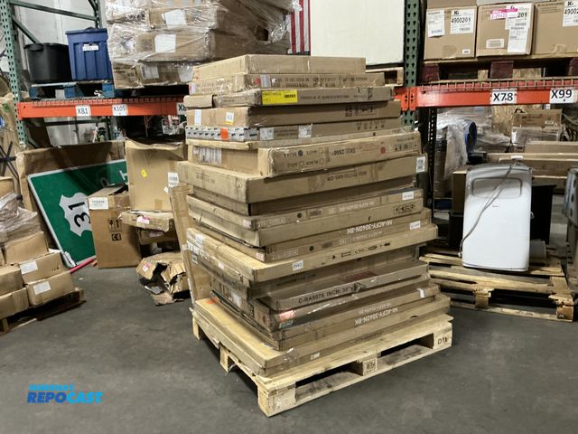Lot 2-99315 - Skid lot of vanity mirrors in different size, shape, and colors
