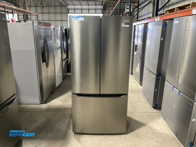 Lot 2-91187 - Scratch & Dent Free Standing Frigidaire  FRFG2033AV Refrigerator/Freezer