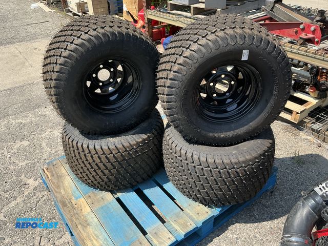 Lot 2-28615 - Lot of (4) 26x14.00-12 Carl star tires