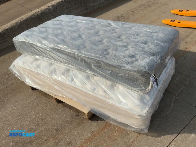 Lot 2-11594 - (2) New Old Stock Luxury Firm Mattresses for Semi Truck Sleepers, 38”x80”
