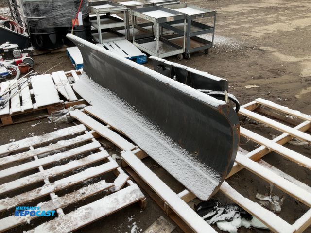 Lot 2-19564 - Bobcat 96 snow blade Hydraulic Powered Assorted