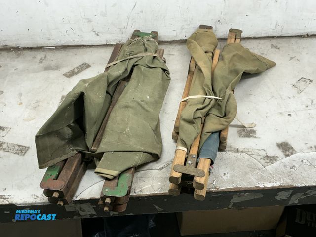 Lot 2-69194 - 2 army type cots