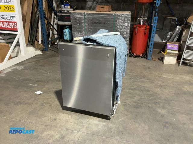 Lot 2-55795 - Scratch & Dent Bosch SHX78DC5N/39 Dishwasher