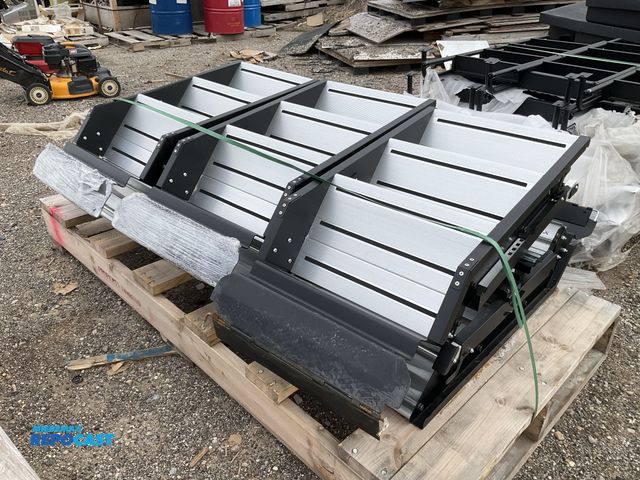 Lot 2-61963 - Skid lot of (6) Lippert solid step 4.0 RV Steps with 500lbs capacity