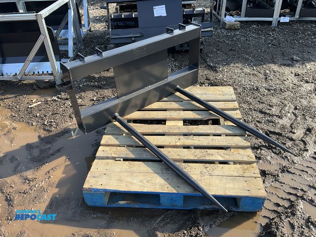 Lot 2-44483 - New JCT Bale Spear Skid Steer Attachment Quick Attach