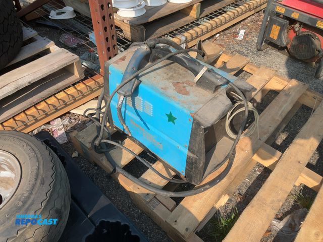 Lot 2-18592 - Clarke Mig 130EN small wire-feed welder