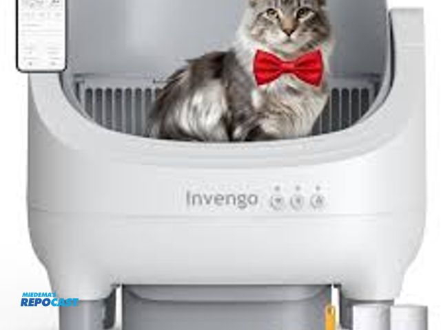 Lot 2-75907 - Invengo automatic smart cat litter box self cleaning app control and sensors