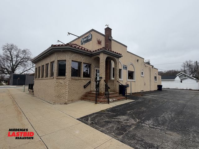 Lot 3-27 - 4,055 Sq. Ft. Former Restaurant in Bay City, MI