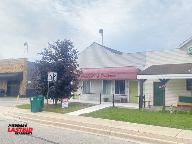 Lot 3-45 - 1,473 Sq. Ft. Commercial Building and Apartment in Roscommon, MI