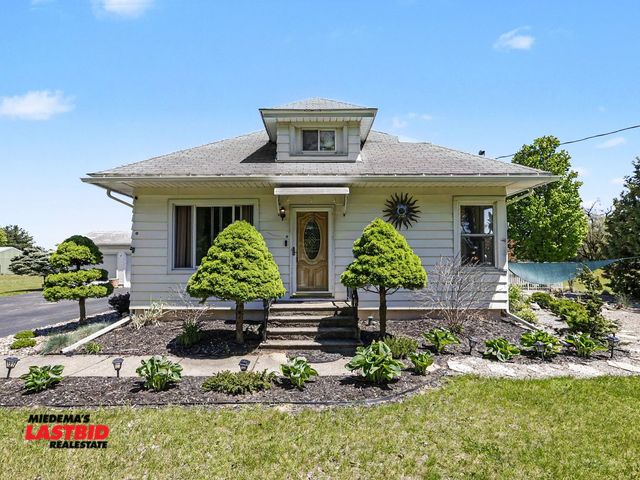Lot 3-37 - Updated 3 Bedroom Home with Oversized Garage and Fenced Yard on 1.24 Acres in Rural Benton Harbor, M...