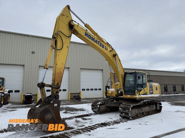 Lot 30-10908 - 2013 Komatsu PC360LC-10 Excavator Local trade in, pin on bucket, small window on top of cab replaced...