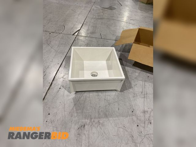 Lot 30-220MV - PROFLO 24x24x10 Mop Basin PFMB2424 New Unused.