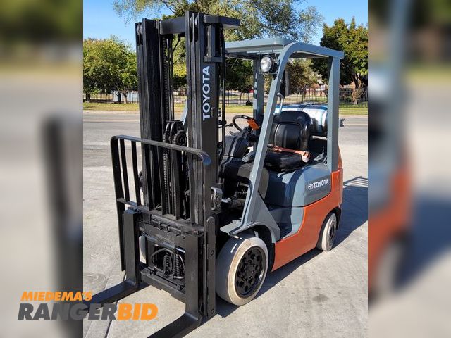 Lot 30-12002 - Toyota 4,000lbs Capacity Forklift Model 7FGCU20, LP Tank not included, Sold as is where is, make your own inspection, Forkli...
