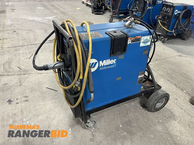 Lot 30-927 - Miller Millermatic 251 Electric Powered Single Phase Welder with Bernard TGX Gun