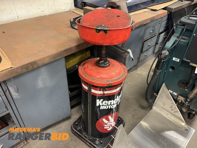 Lot 30-4929 - Kendall Waste Oil Drain