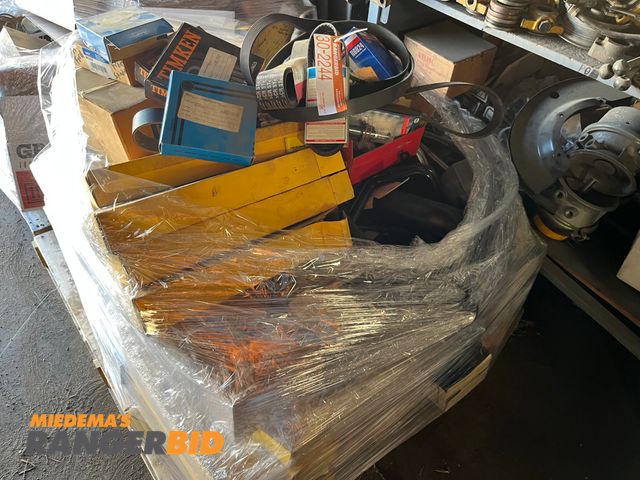 Lot 30-2244 - Pallet of truck parts- most are new. See pictures for list