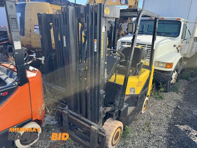 Lot 30-1002 - 2002 Daewoo GC25P-3 Forklift 5000# max load capacity, 189" max lift height, 3-stage mast, side shift...
