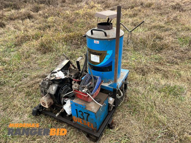 Lot 30-3981 - 1997 Clark DE Equalizer 4300