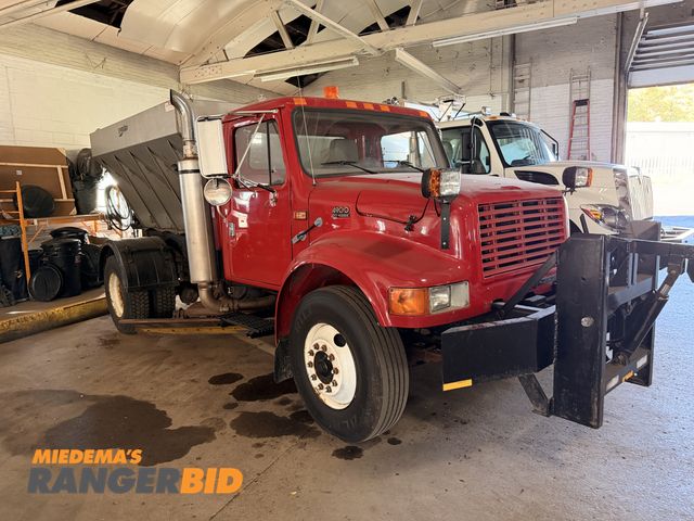 Lot 30-3678 - 1998 International 4900 4X2 with 54,425 miles Dump Truck