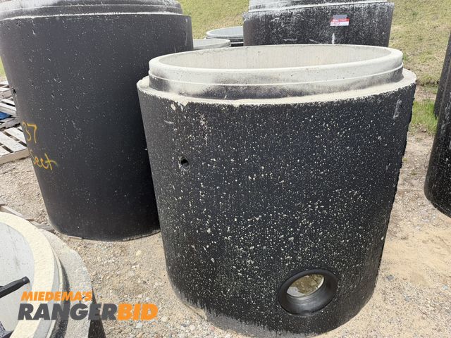 Lot 30-5876 - Lot of (1) 63.5 tall concrete manhole tube with 4' entry and steps.