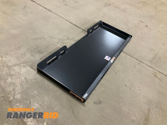 Lot 30-4972 - New Tomahawk skid steer quick attach plate (3014-10)