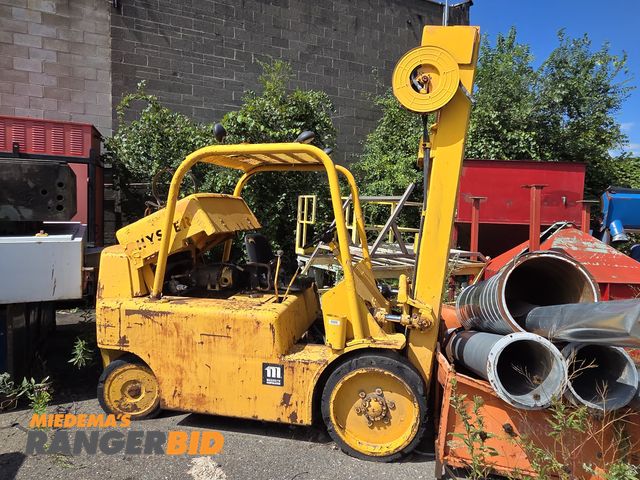 Lot 30-11491 - Hyster s150a Forklift S150a for parts only.  Continental engine running condition unkown.  We have r...