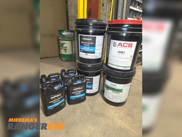 Lot 30-5008 - Doosan pro-tech compressor fluid / 15w-40 engine oild and ASC compressor oil. All are new.