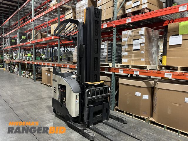 Lot 30-5095 - Crown RC3020-30 Forklift