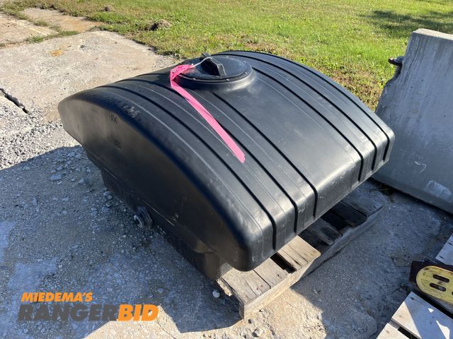 Lot 30-1846 - Solar 150 gallon tank