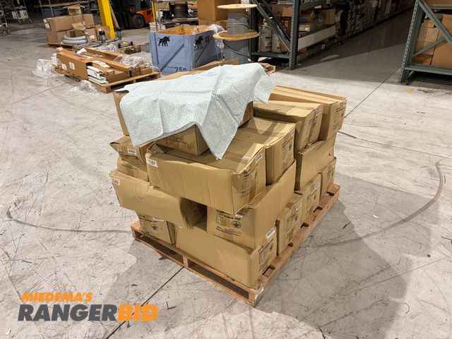 Lot 30-33 - LOT OF (20) Boxes of (50) Orex CS2100 Scrub Tops, Size XL

Seller will assist with loading. Forklift...