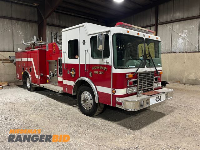 Lot 30-2872 - 2005 HME Pump Truck Fire Truck