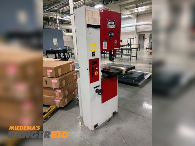 Lot 30-1024 - Dake/Johnson v-16 Dake/Johnson v-16, 220 volt 3 phase horizontal bandsaw in working condition, not s...