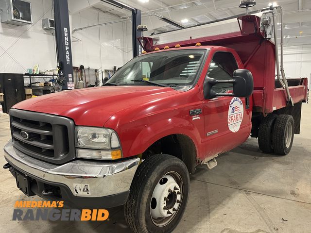Lot 30-4595 - 2004 Ford F-450 XL with 59,502 miles Regular Cab Dump Bed Pickup Truck RWD