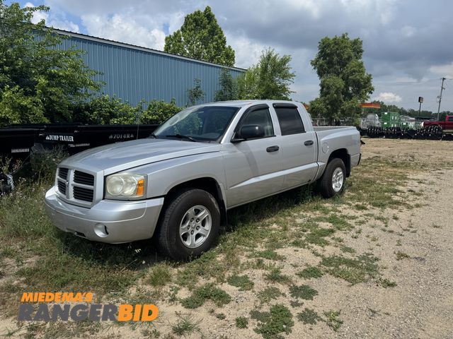 Lot 30-9587 - 2006 Dodge Dakota Regular Cab Pickup Truck ****UNIT SOLD WITH SALVAGE TITLE.****THIS UNIT CANNOT BE ...