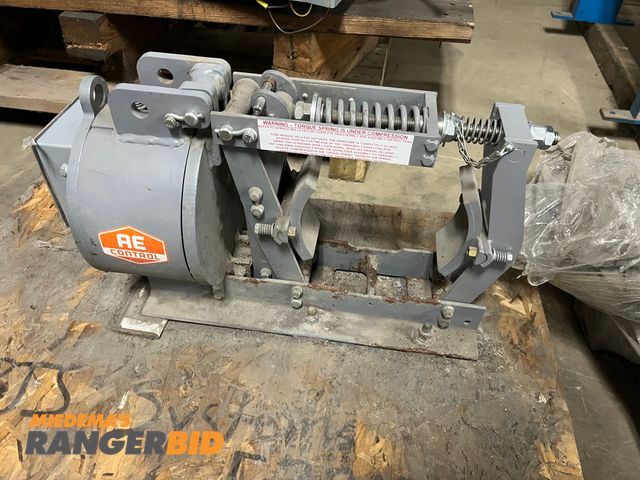 Lot 30-2641 - AE 8” Magnetic drum breake model# 5010f0853 P/N# AE113733 HUBBELL