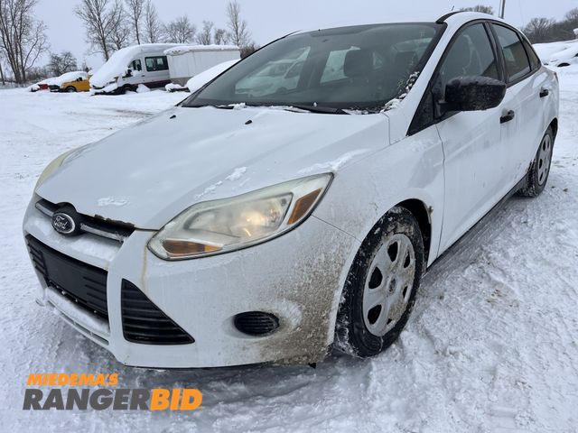 Lot 30-4889 - 2014 Ford Focus S with 67,499  miles Sedan FWD