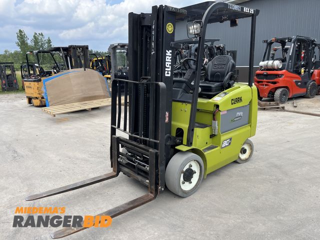 Lot 30-869 - 2013 Clark ECX25 Forklift