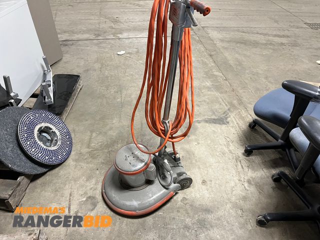 Lot 30-535 - SSS Floor Scrubber 88400-38