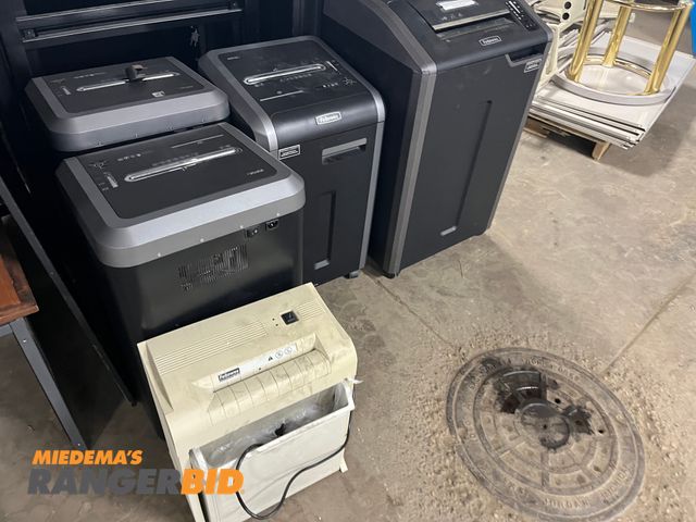 Lot 30-548 - (9) Mostly Fellows Paper Shredders sizes range from heavy duty to small.