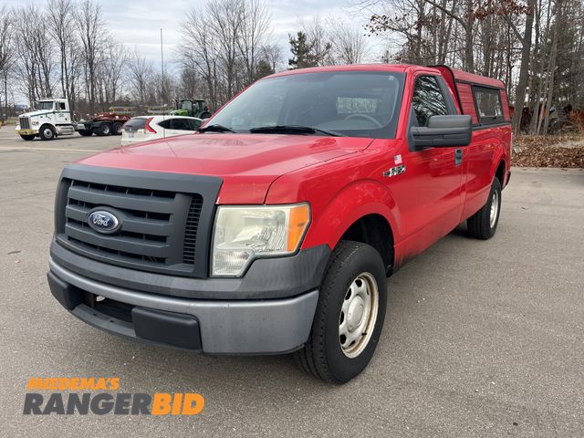 Lot 30-4999 - 2010 Ford F-150 Styleside Regular Cab Pickup Truck RWD