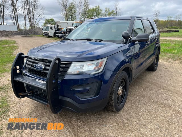 Lot 30-2112 - 2016 Ford Explorer with a 3.7L V6 DOHC 24V engine. Police SUV AWD