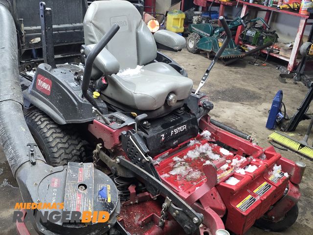 Lot 30-10869 - 2019 Toro 3000 series Z master Zero-Turn Lawn Mower Runs, drives, mows
52" deck w/ power bagger
2450...