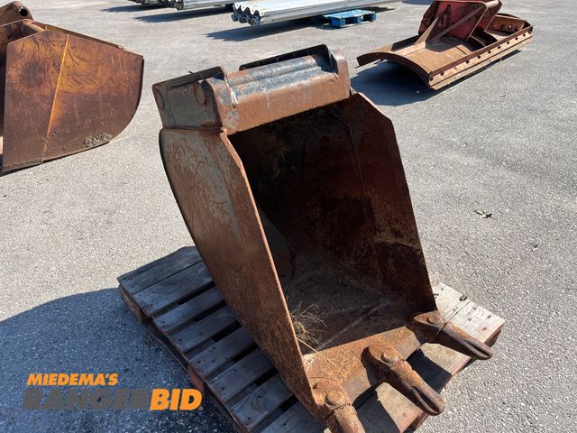 Lot 30-662 - Small Ditching Bucket see pics for size