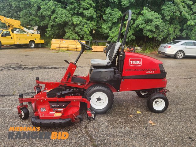 Lot 30-1638 - 2016 Toro Groundsmaster 3280-D Commerical Lawn Mower